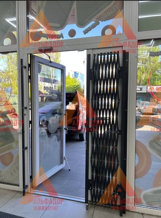 Безрамна стаціонарна розсувна решітка "Pro" 2